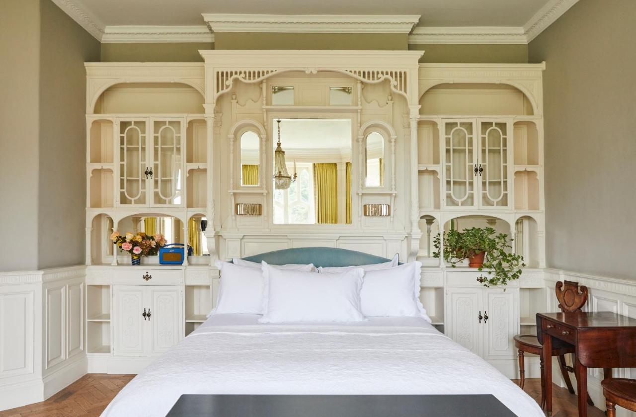 Hotel Oakley Court Windsor Esterno foto